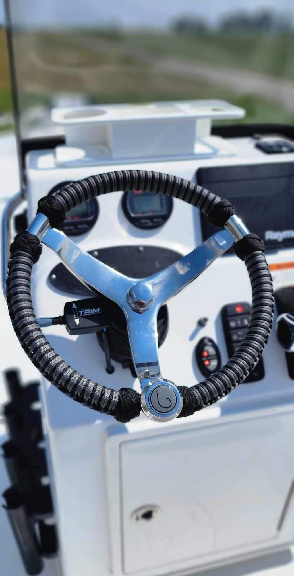 Gray & Black Paracord Wrapped Boat Steering Wheel (Gemlux)